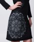 Kleid Michaela Gautam Kadhya mit gesticktem Mandala Schwarz