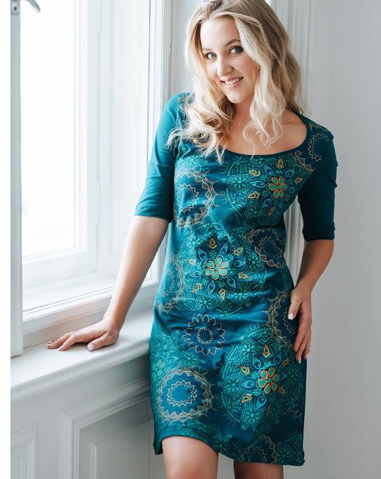 Kleid Michaela Gautam Narami mit Stickereien Türkis