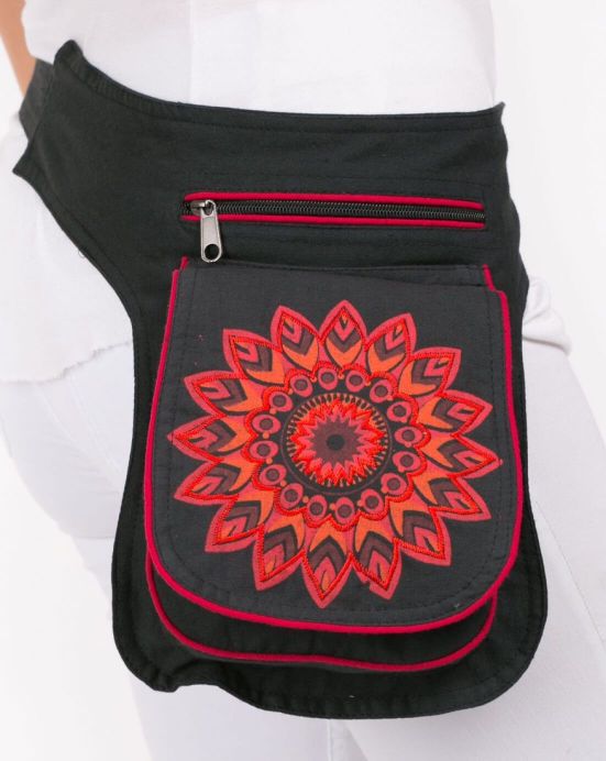 Hüfttasche Purano Schwarz mit rotem Mandala